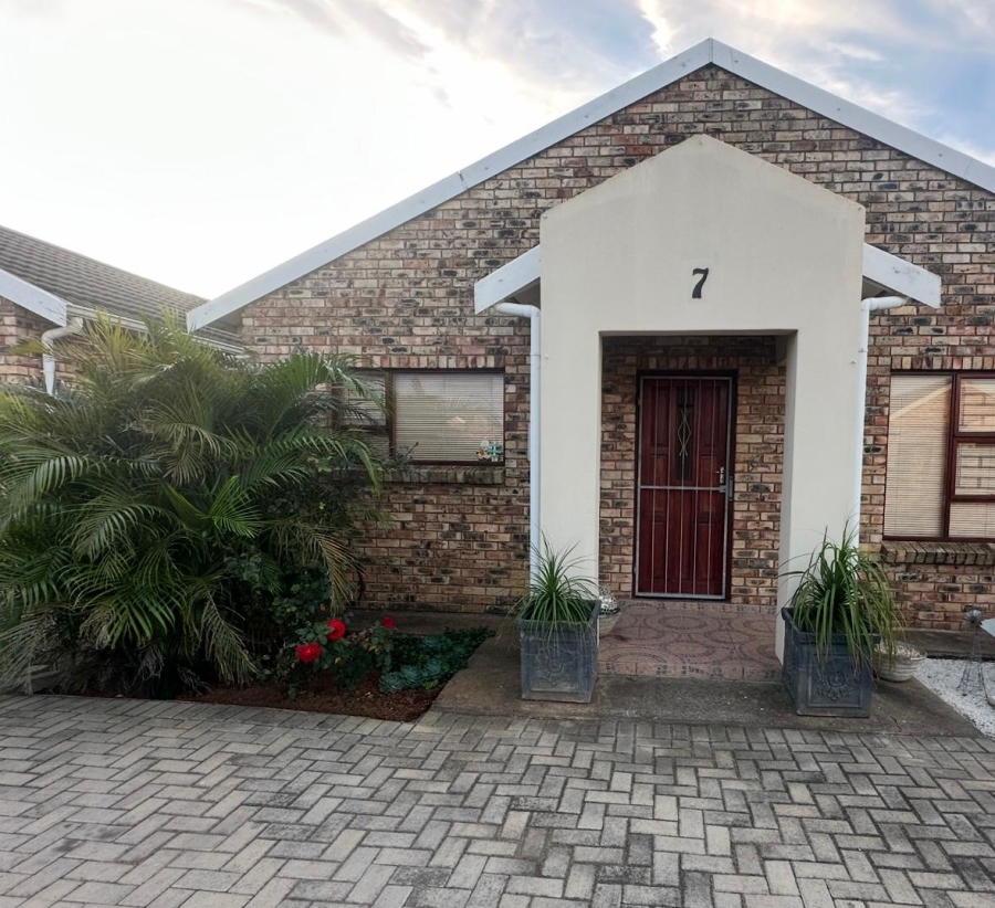 2 Bedroom Property for Sale in Campher Park Eastern Cape